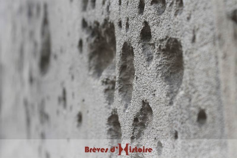 Impacts de balles au Boulevard Saint-Michel