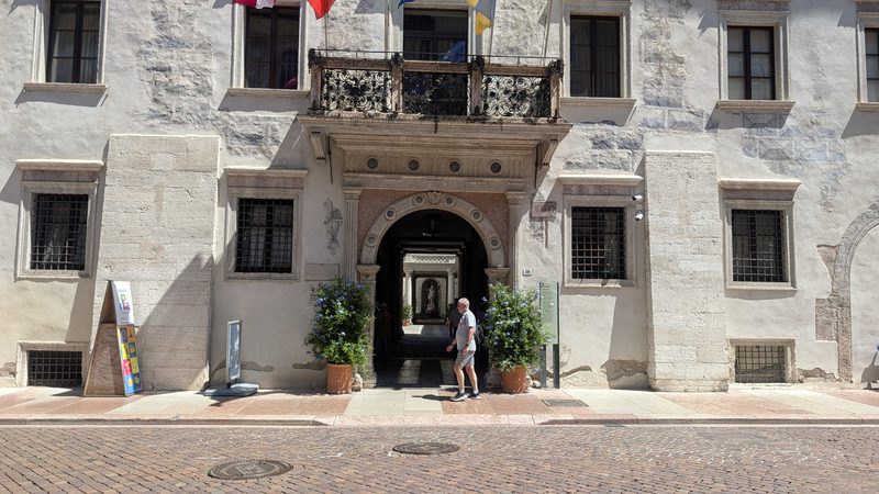 Façade du Palazzo Thun à Trente.