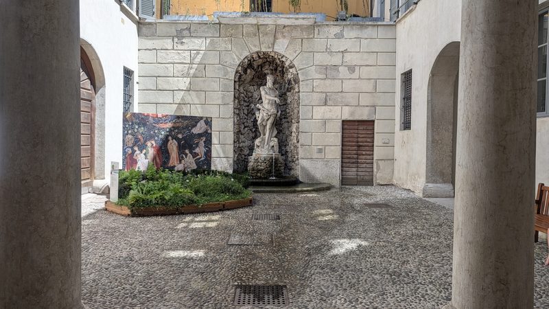 Niche de Neptune dans la cour du Palazzo Thun à Trente.