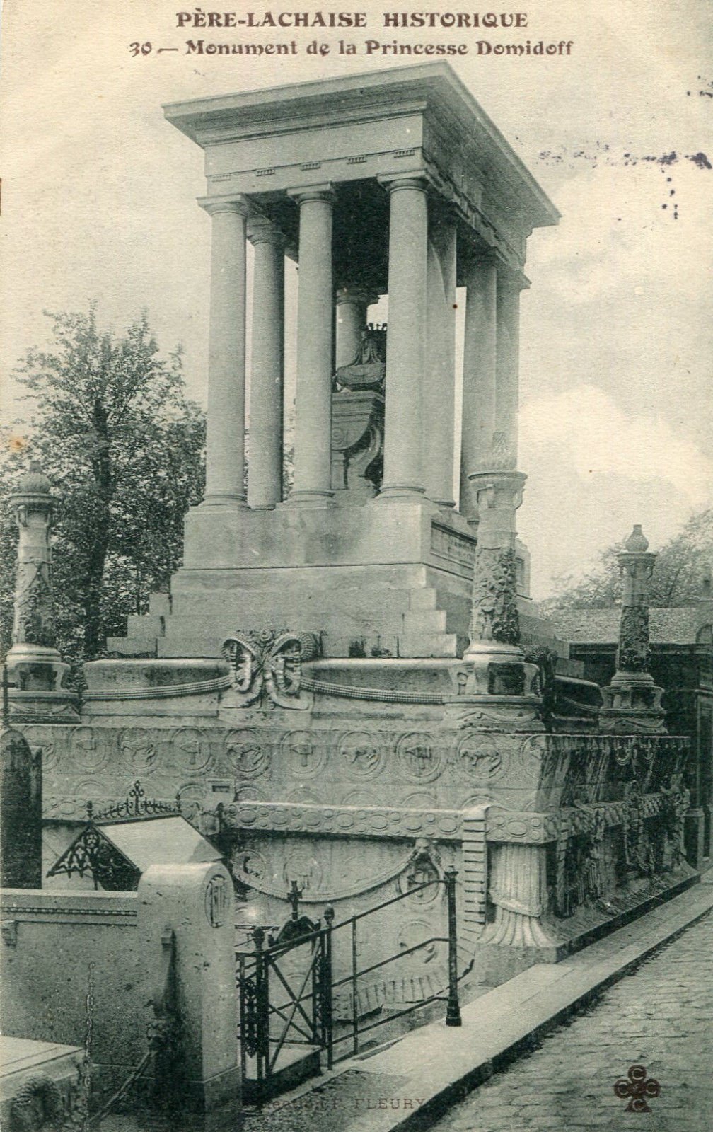 Mausolée Demidoff au Père-Lachaise vers 1900