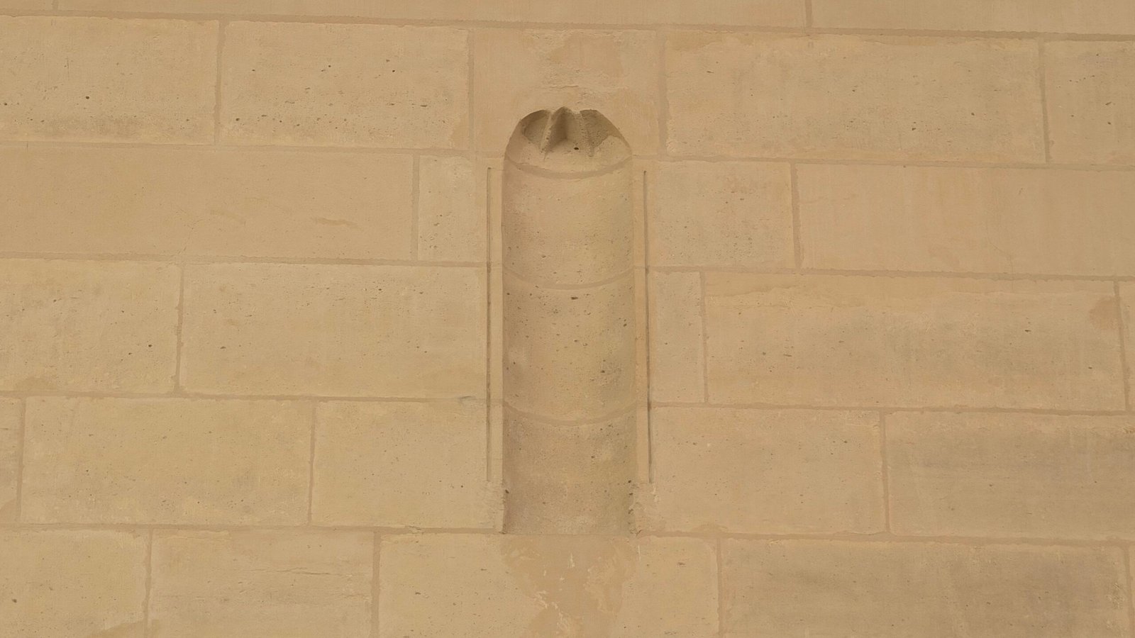 Où sont passées les statues de la Sainte-Chapelle de Vincennes ?