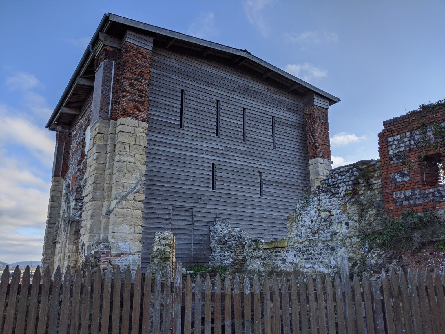 La tour Saint-Rémy, clocher médiéval intégré au château de Dieppe