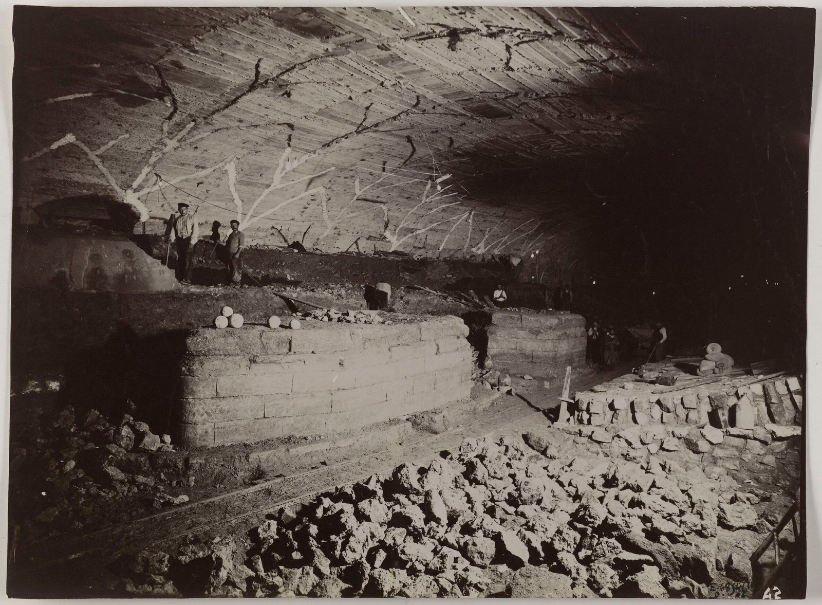 Travaux du métropolitain dans les fossés de l’ancienne Bastille en avril 1905